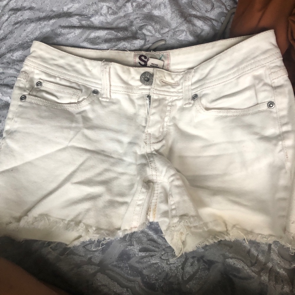 Size 1: White shorts
